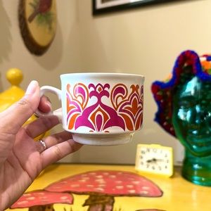 Vintage mod psychedelic nesting mug made in England